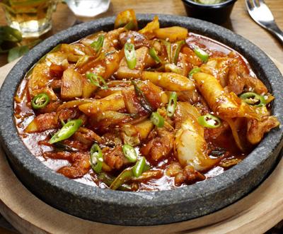 치즈떡 닭갈비 우동볶음 이미지